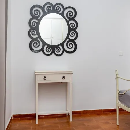 Apartment Depis Economy *